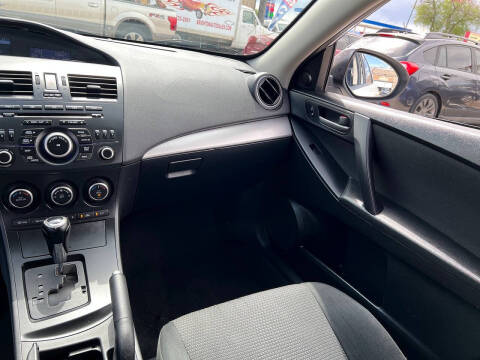 2013 Mazda MAZDA3 i Touring