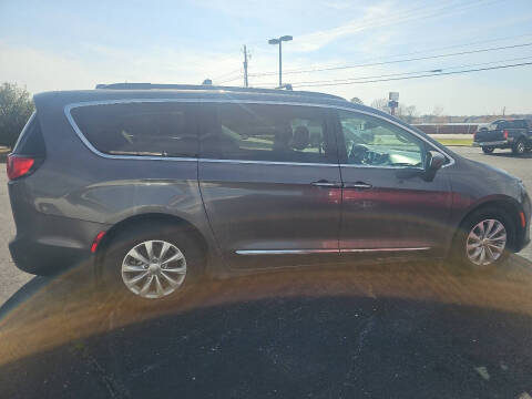 2017 Chrysler Pacifica Touring-L