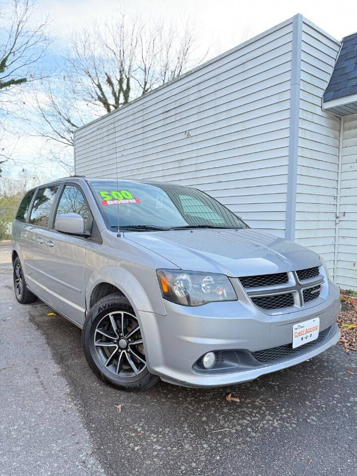 2017 Dodge Grand Caravan for sale at Joes Blvd Auto Sales in Hopewell, VA