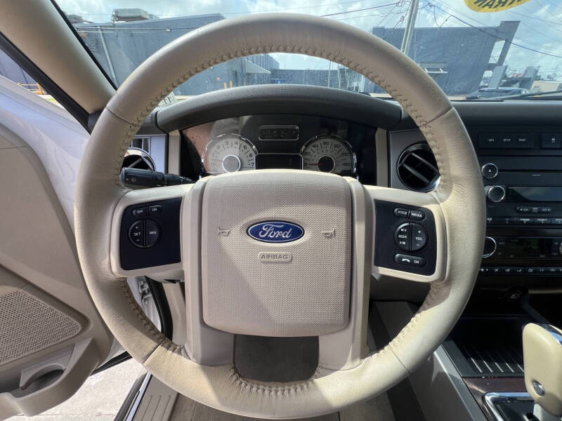 2011 Ford Expedition XLT