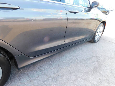 2015 Chrysler 200 LX