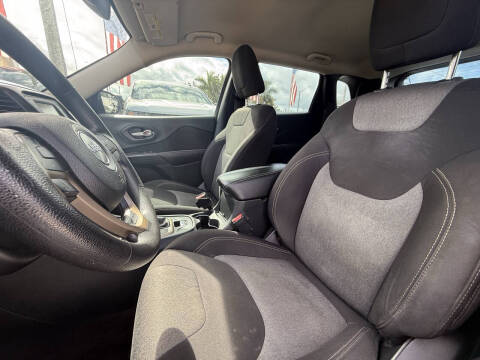 2016 Jeep Cherokee Sport Altitude