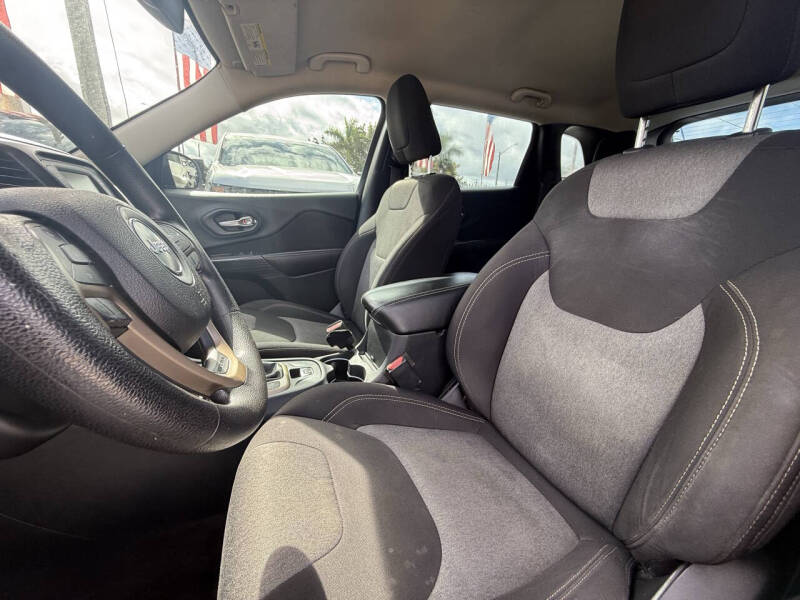 2016 Jeep Cherokee Sport Altitude