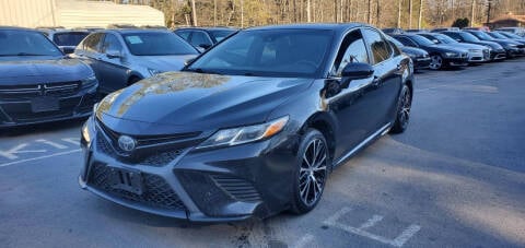 2018 Toyota Camry for sale at GEORGIA AUTO DEALER LLC in Buford GA