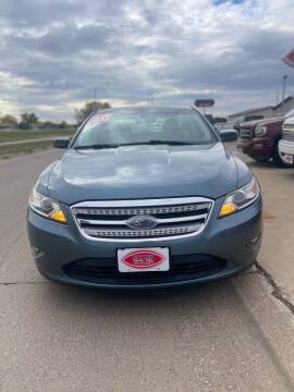 2010 Ford Taurus for sale at UNITED AUTO INC in South Sioux City NE