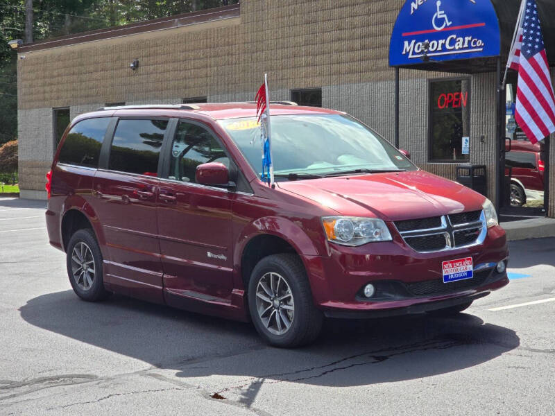 Used 2017 Dodge Grand Caravan SXT with VIN 2C4RDGCG2HR717532 for sale in Hudson, NH