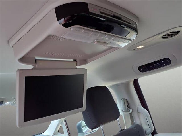 2020 Chrysler Voyager LX