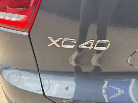 2026 Volvo XC40 B5 Plus