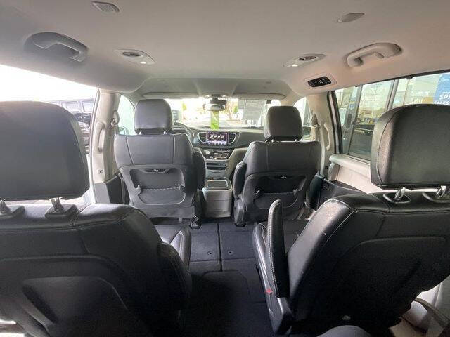 2022 Chrysler Pacifica Touring L