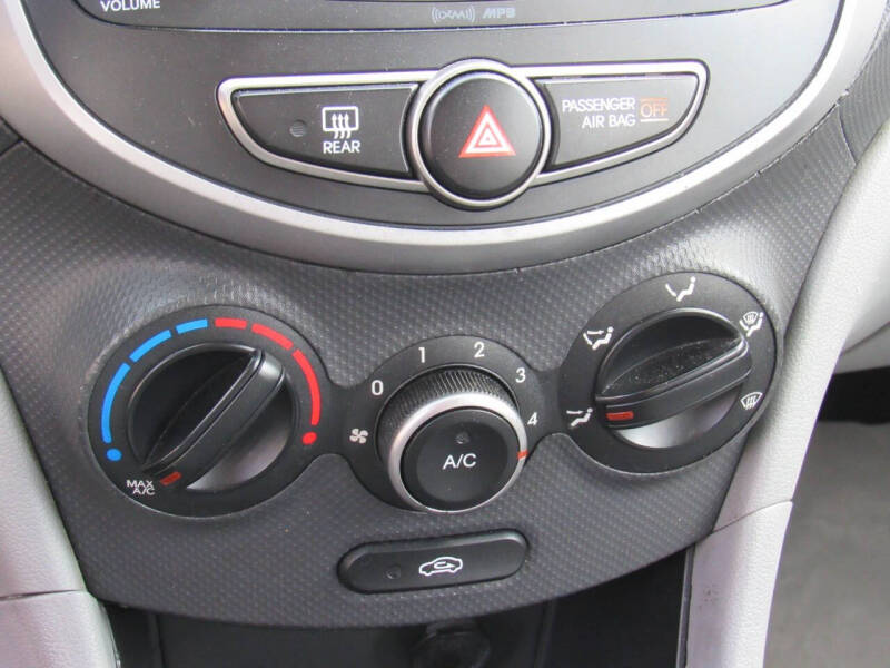 2017 Hyundai Accent SE