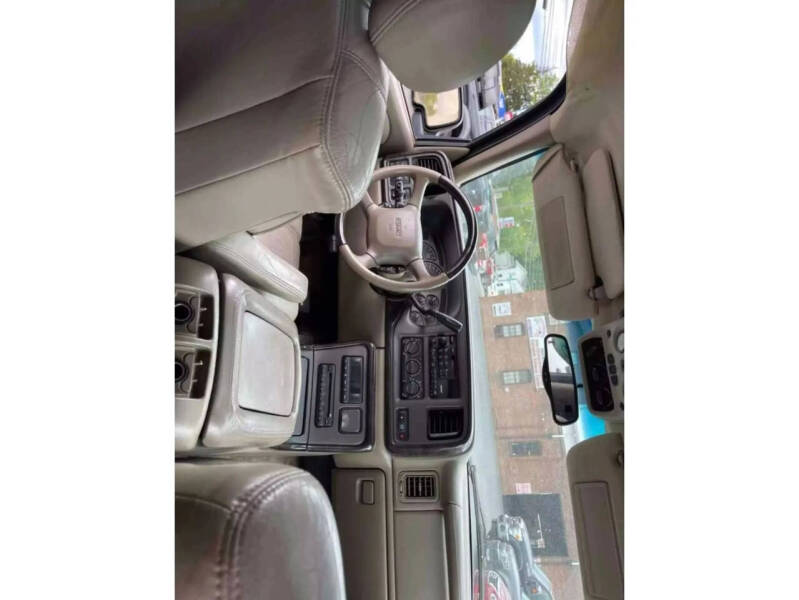 2002 GMC Yukon Denali