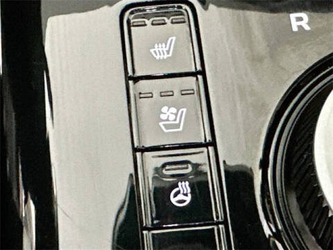 2023 Kia Niro Plug-In Hybrid SX Touring