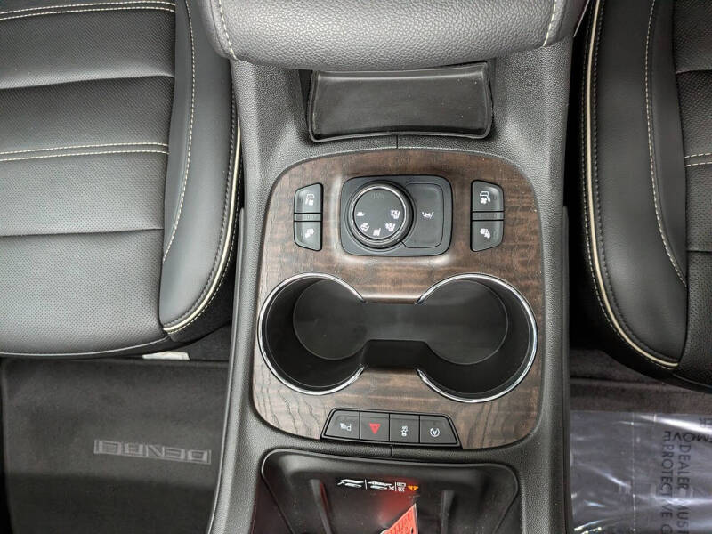 2022 GMC Acadia Denali