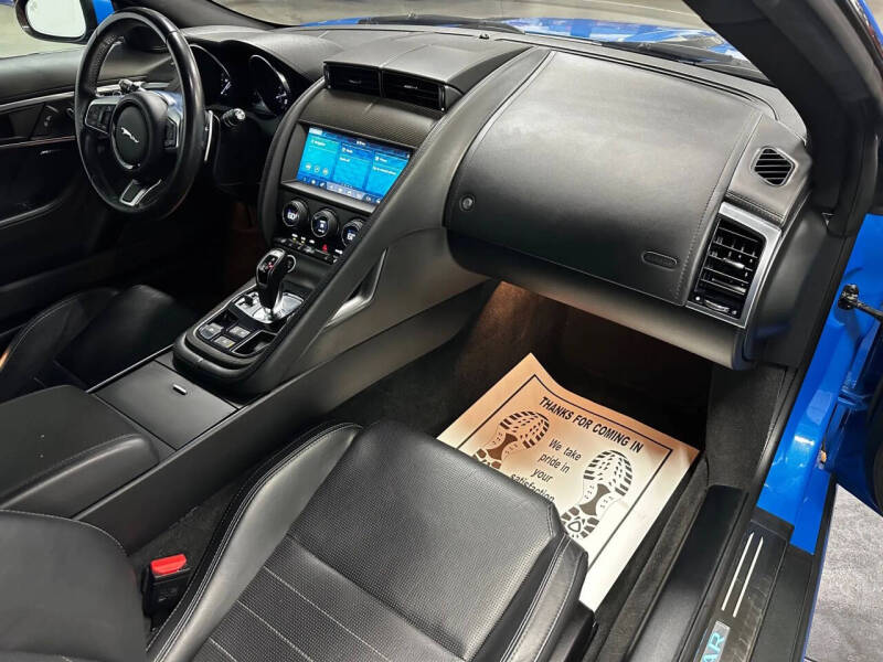 2019 Jaguar F-TYPE P300