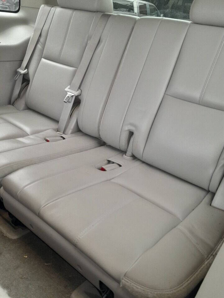 2013 Chevrolet Tahoe  - $8,950