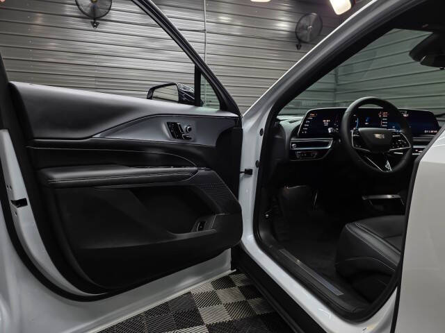 2024 Cadillac LYRIQ Tech