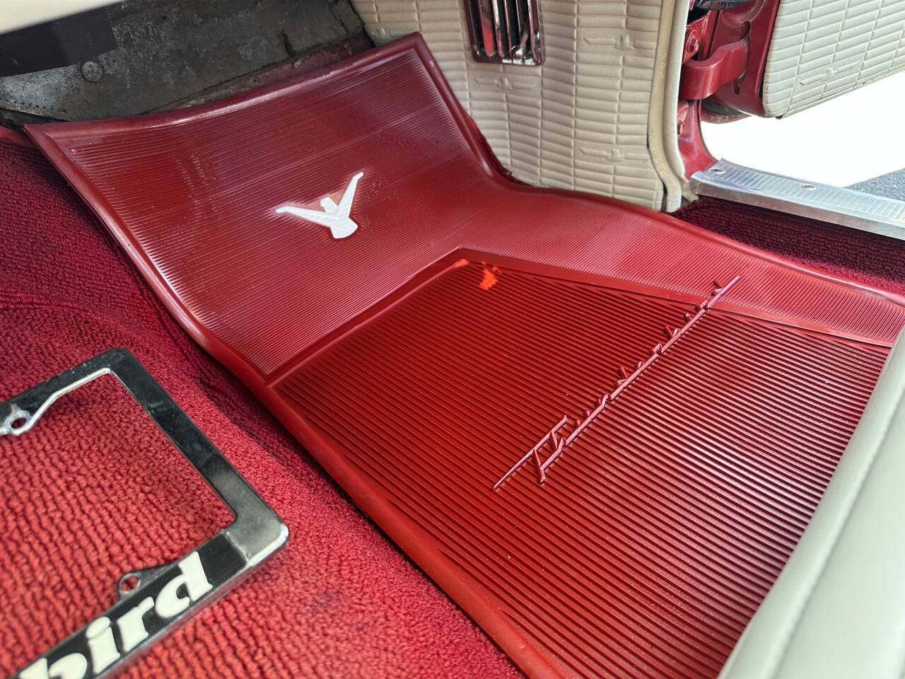 1957 Ford Thunderbird 27