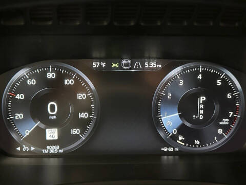 2016 Volvo XC90 T5 Momentum