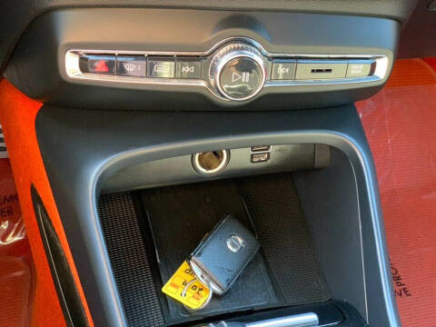 2019 Volvo XC40 T5 R-Design