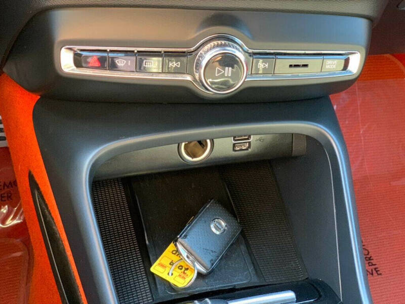 2019 Volvo XC40 T5 R-Design