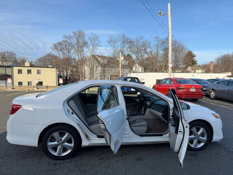 2013 Toyota Camry Hybrid