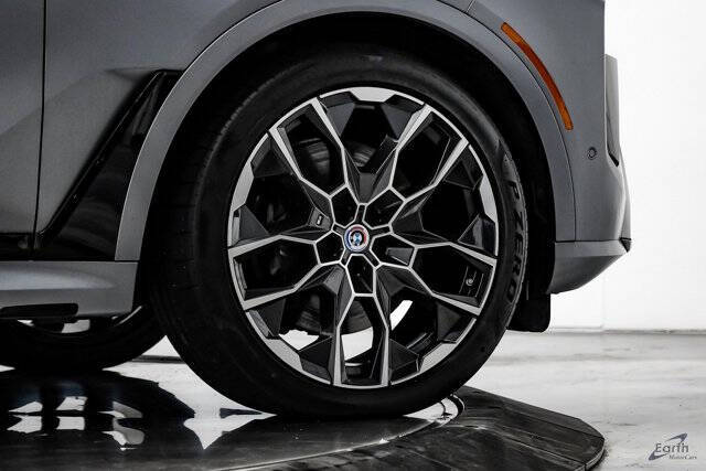 2023 BMW X7 M60i