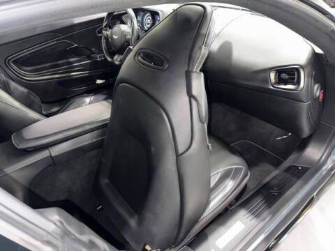 2019 Aston Martin DB11 V8