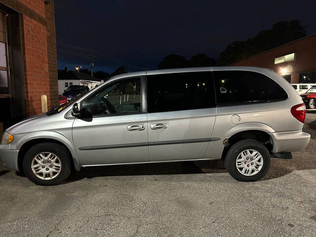 2002 Dodge Grand Caravan for sale at HOLLYWOOD MOTORS LLC in Portsmouth, VA