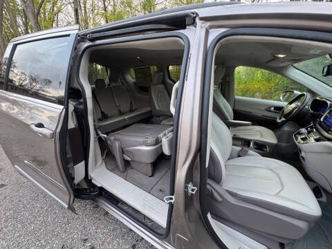 2017 Chrysler Pacifica Touring-L