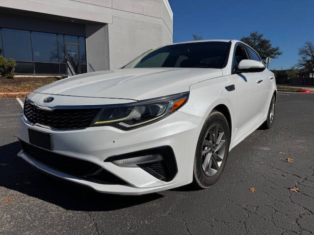 2019 Kia Optima LX's photo
