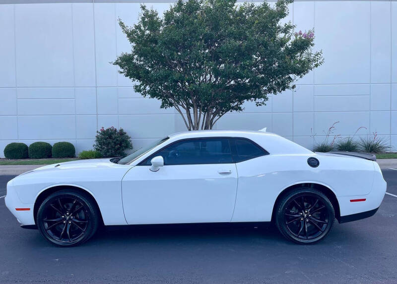 2018 Dodge Challenger SXT Plus