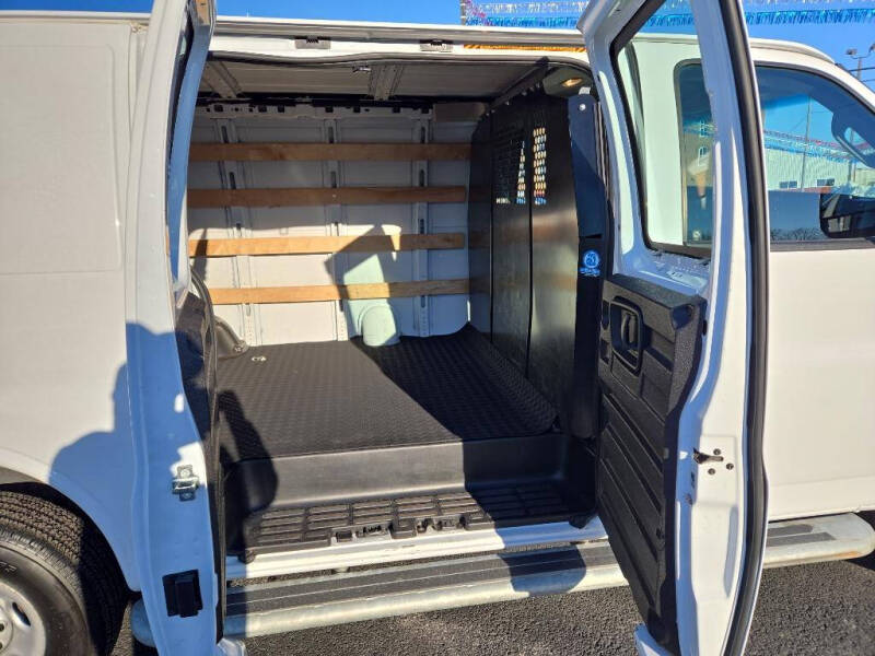 2022 Chevrolet Express 2500