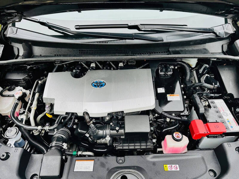 2021 Toyota Prius LE