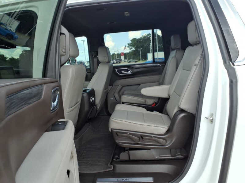 2023 GMC Yukon XL SLT