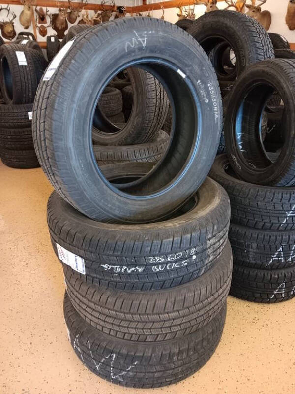 235/60R18 Michelin  Defender LT X M/S