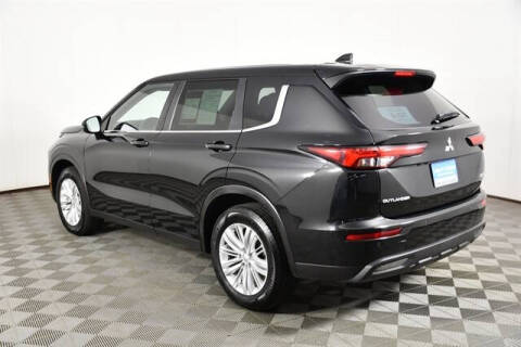 2022 Mitsubishi Outlander ES