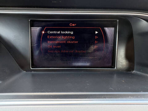 2016 Audi A4 2.0T quattro Premium