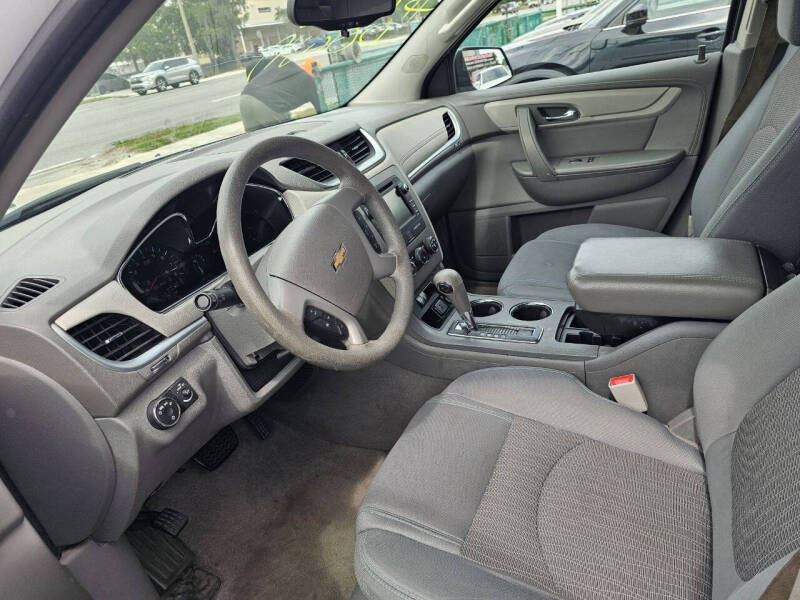 2017 Chevrolet Traverse LS