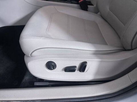 2016 Volkswagen Passat 1.8T SE