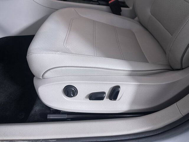 2016 Volkswagen Passat 1.8T SE