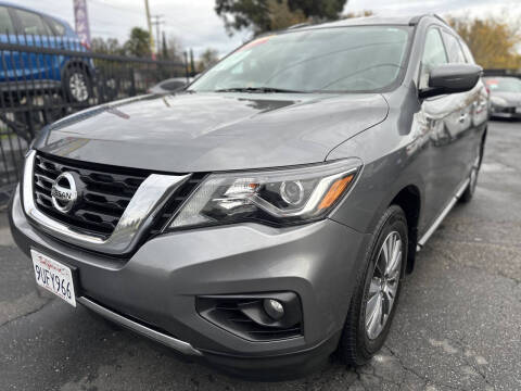 2020 Nissan Pathfinder SV