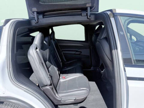 2023 Tesla Model X Standard Range