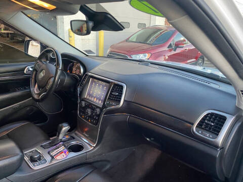 2017 Jeep Grand Cherokee Summit