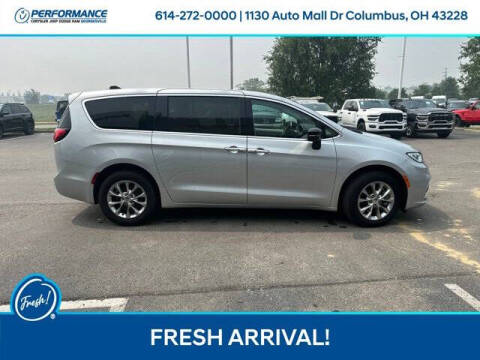 2024 Chrysler Pacifica Touring L