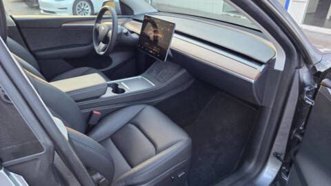 2024 Tesla Model Y Long Range