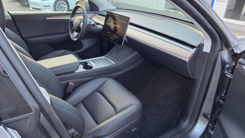 2024 Tesla Model Y Long Range