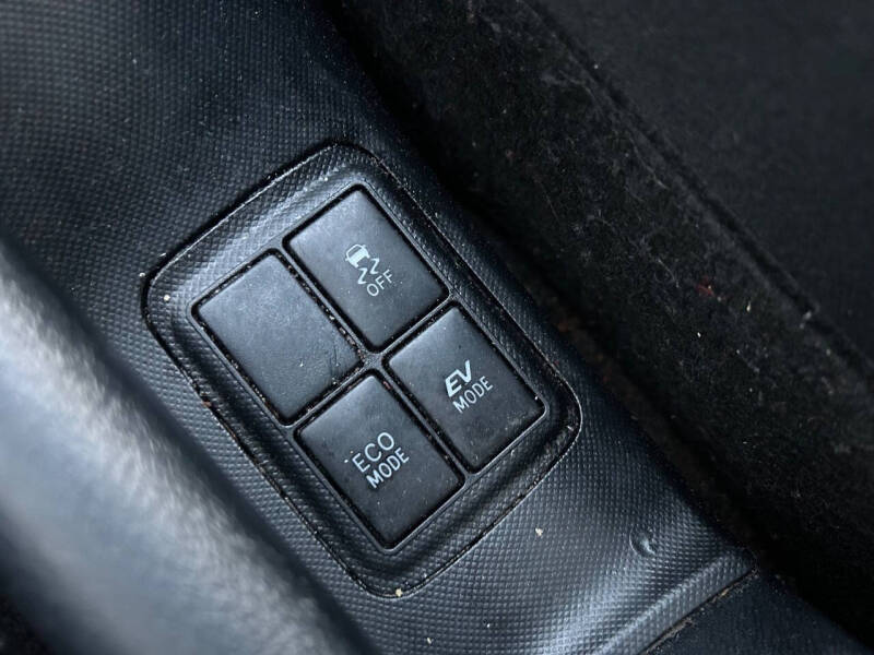 2016 Toyota Prius c Persona Special Edition