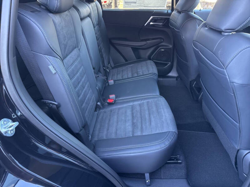 2025 Mitsubishi Outlander SE