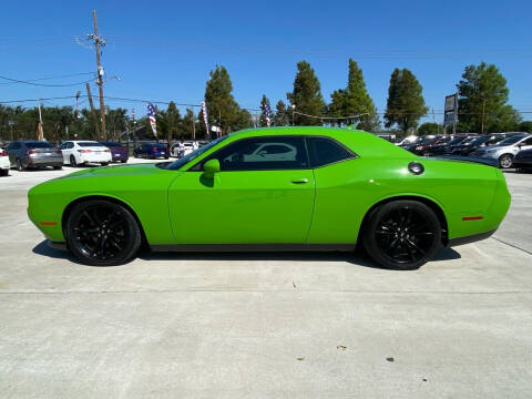 2017 Dodge Challenger SXT Plus