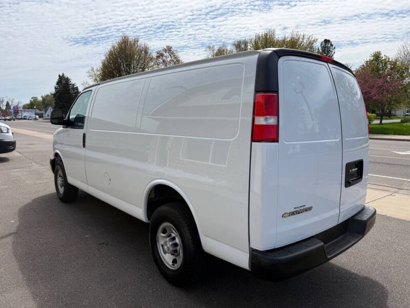 2023 Chevrolet Express 2500